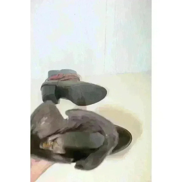 Mia Fabrizia Faux Leather Buckle Embellished Chunky Heel Y2K Womens Boots Sz 9M - Picture 9 of 10